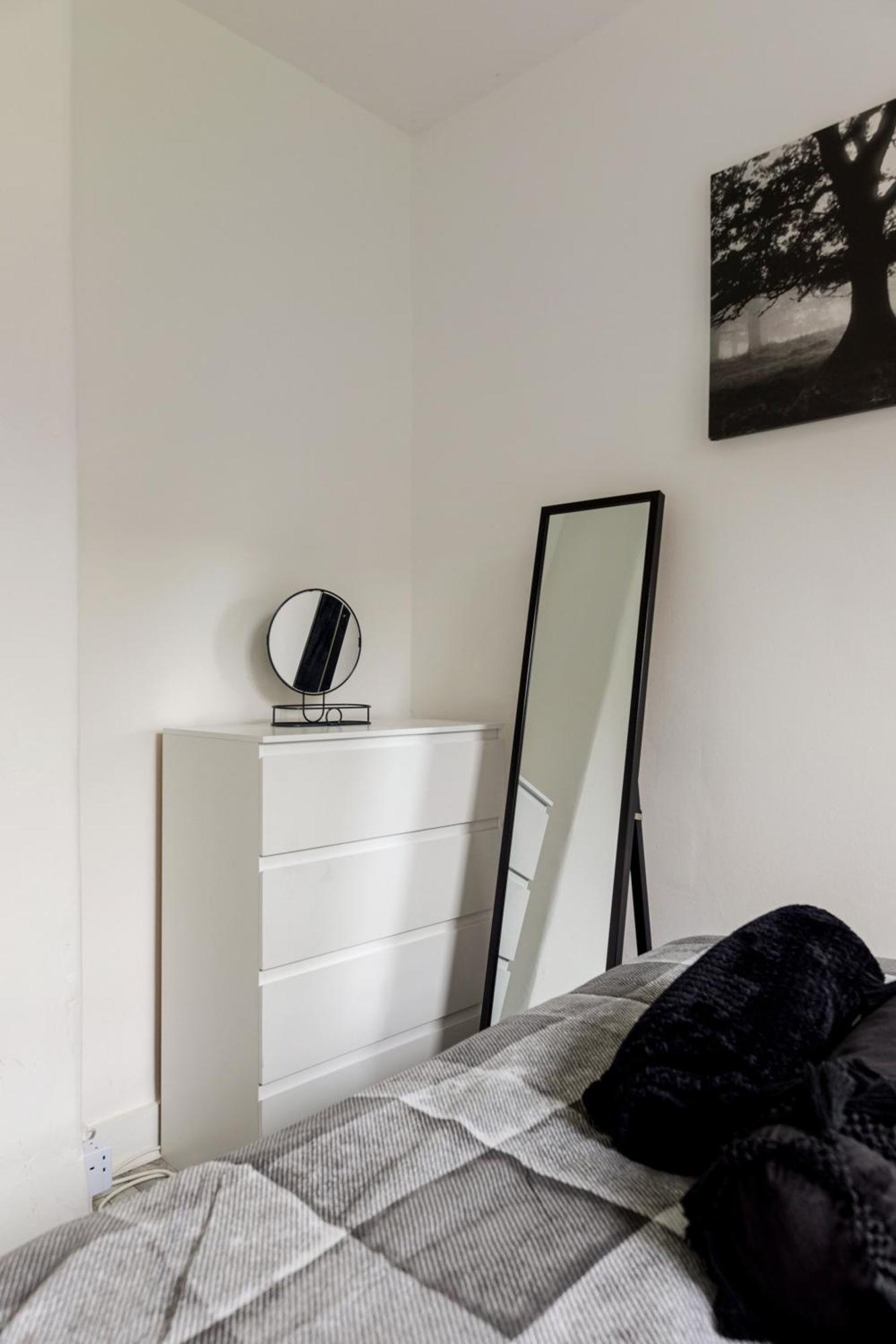 Beautifully Modern 2-Bed Apartment W/Garden Londyn Zewnętrze zdjęcie