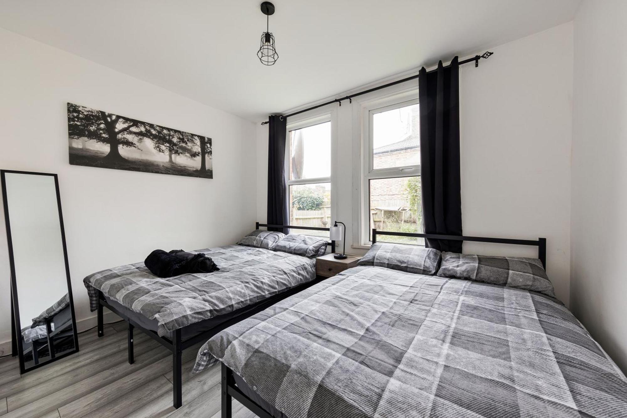 Beautifully Modern 2-Bed Apartment W/Garden Londyn Zewnętrze zdjęcie